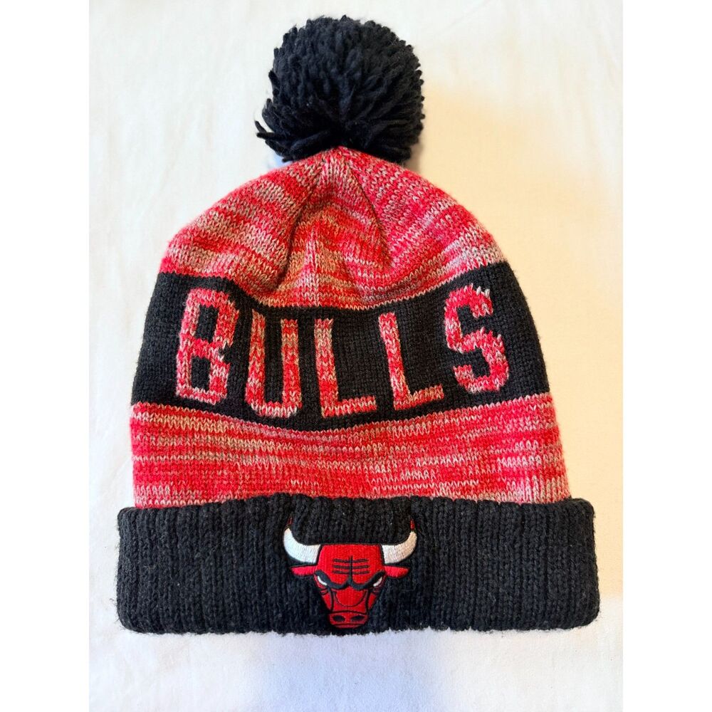Mitchell & Ness Chicago Bulls NBA Knit Pom Beanie Hat Cuffed Red Black 51113873